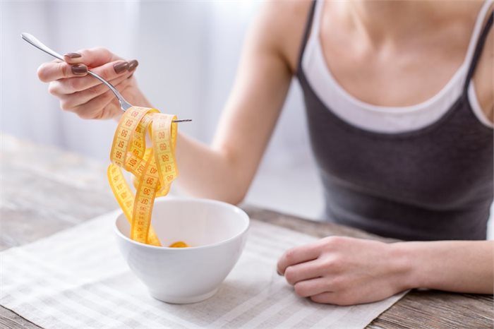 הפרעות אכילה בגיל ההתבגרות – זיהוי, מניעה וטיפול